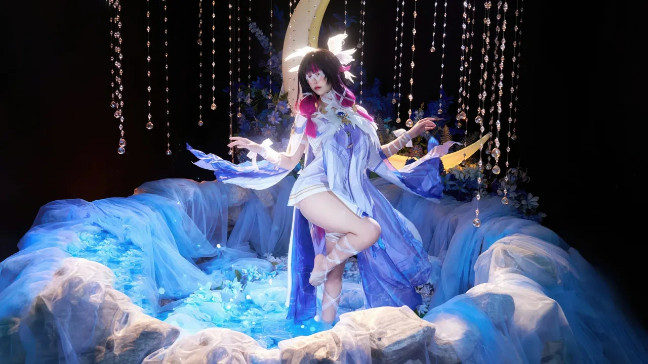 Kaori Aka - Genshin Impact Girl Columbia